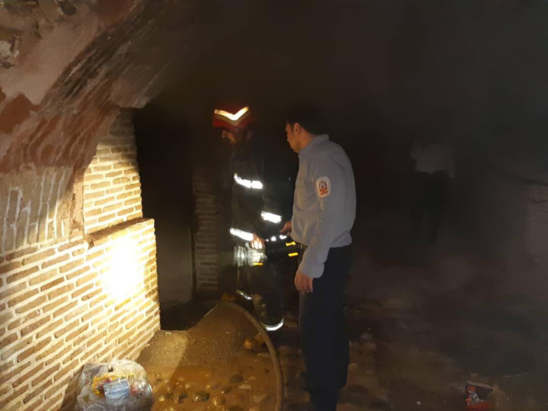 خبرنگاران اتصالی یخچال منجر به آتش سوزی یک خانه در دزفول خبرنگاران اتصالی یخچال منجر به آتش سوزی یک خانه در دزفول شد