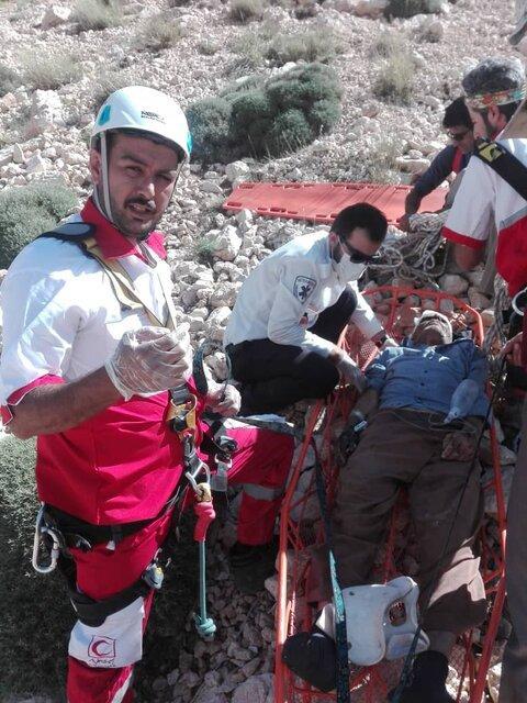 نجات جان مرد 65 ساله در ارتفاعات منطقه کاکان