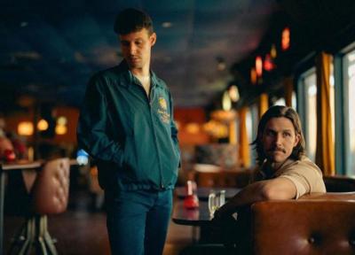 متن و ترجمه آهنگ Love Nobody Else از NIGHT TRAVELER