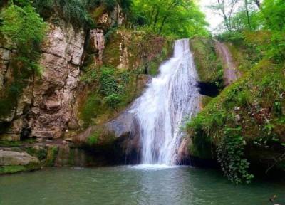 طنین جانبخش آبشار لوه در گالیکش